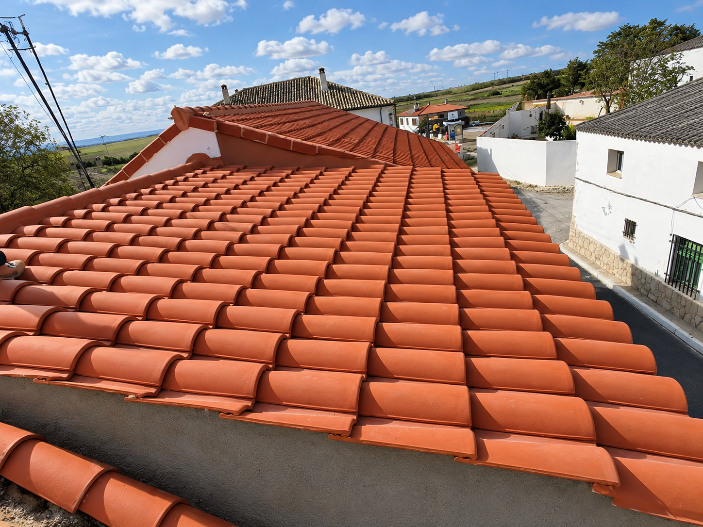 Tejado de teja nueva terminado en una vivienda